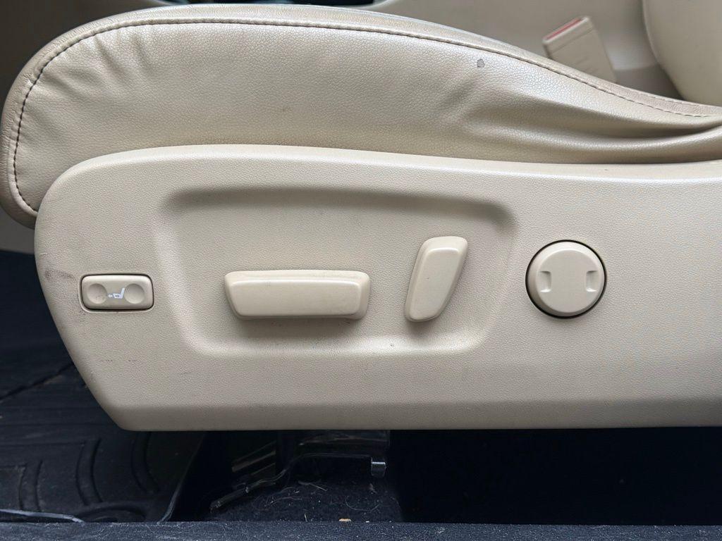 used 2015 Toyota Highlander car, priced at $15,488