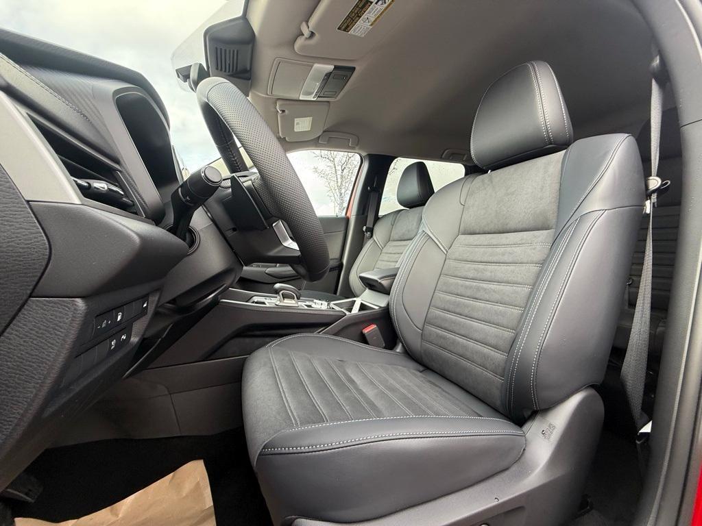 used 2025 Mitsubishi Outlander PHEV car, priced at $36,044