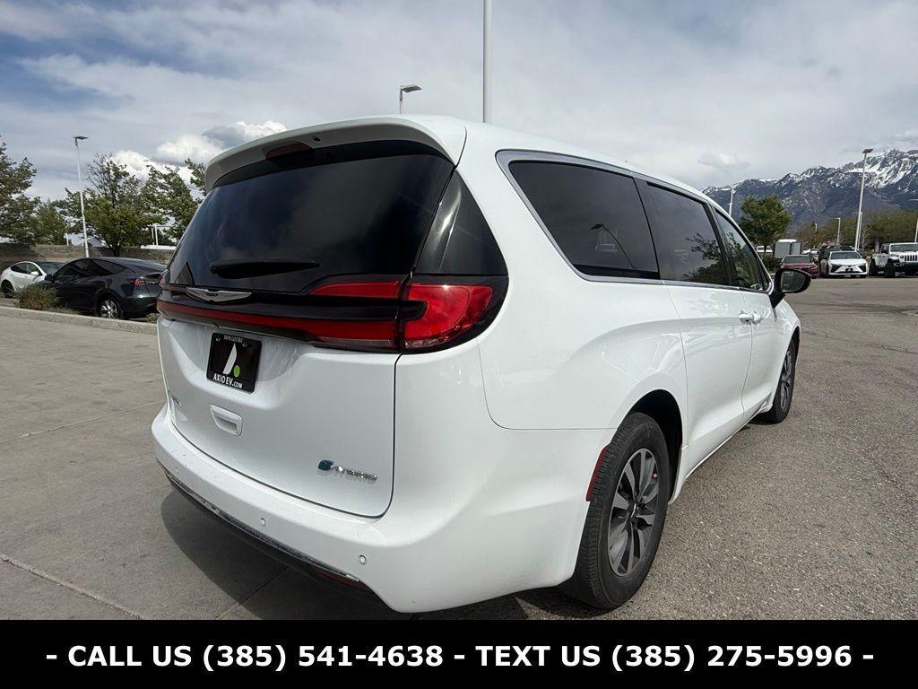 used 2024 Chrysler Pacifica Hybrid car, priced at $29,084