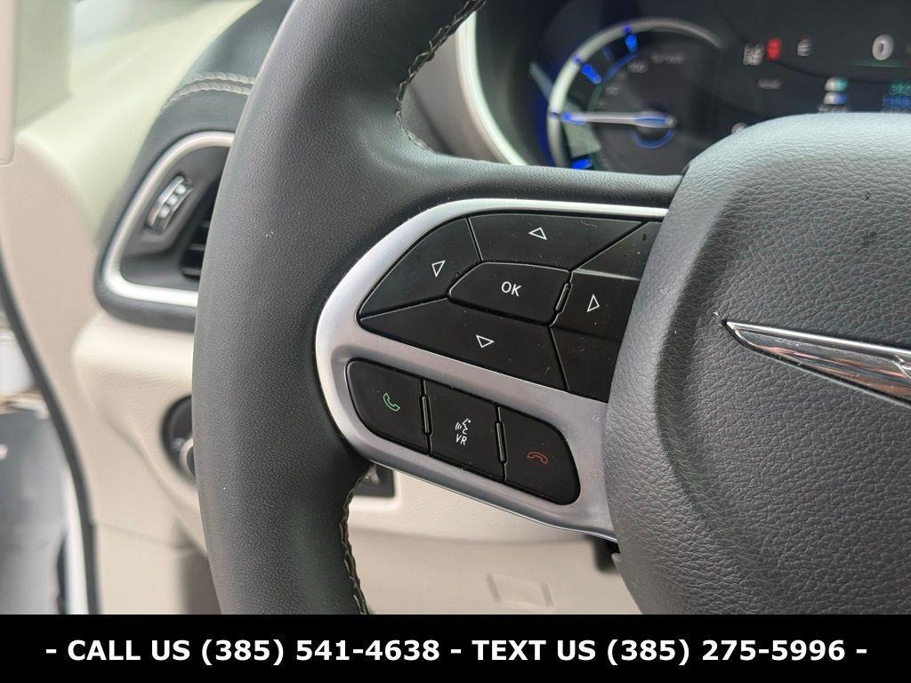 used 2024 Chrysler Pacifica Hybrid car, priced at $29,084