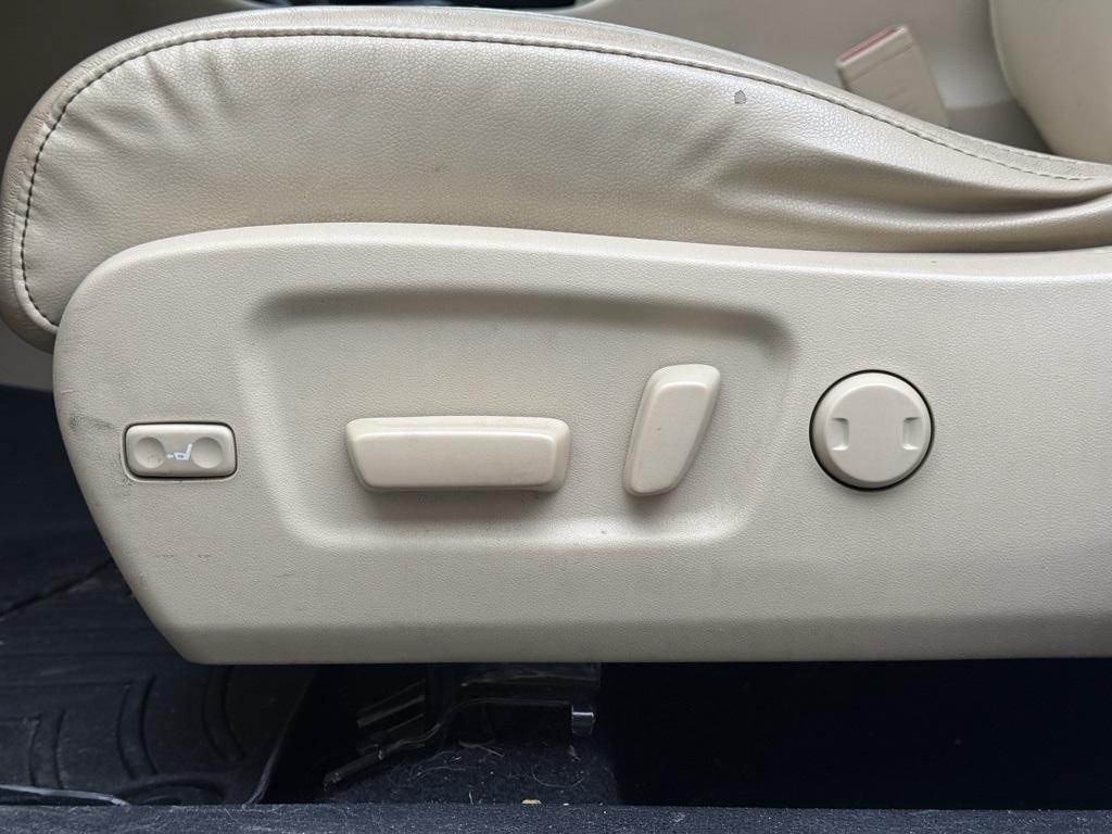 used 2015 Toyota Highlander car, priced at $15,588