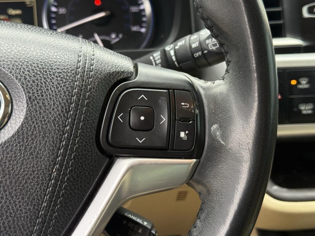 used 2015 Toyota Highlander car, priced at $15,588