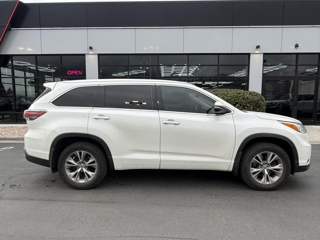 used 2015 Toyota Highlander car, priced at $15,588