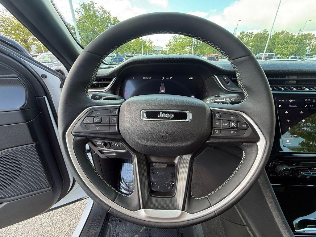 used 2025 Jeep Grand Cherokee car, priced at $37,673