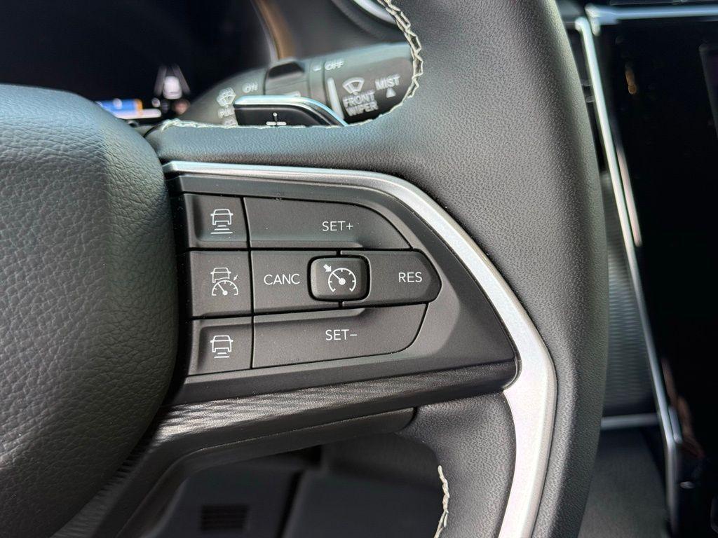 used 2025 Jeep Grand Cherokee car, priced at $37,673