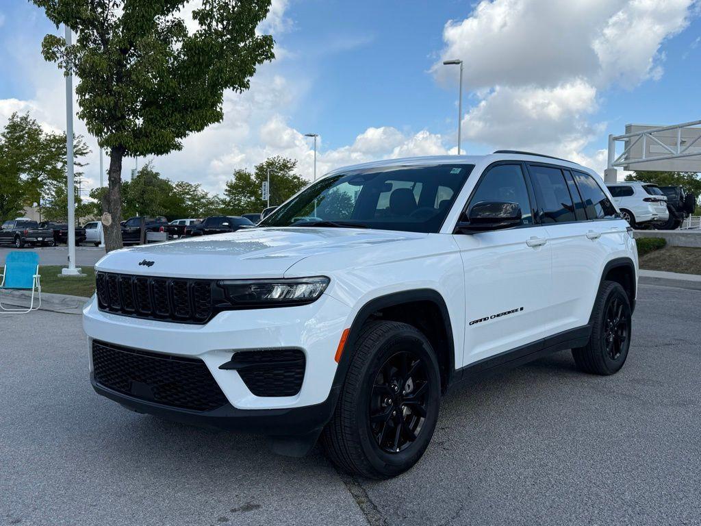 used 2025 Jeep Grand Cherokee car, priced at $37,673