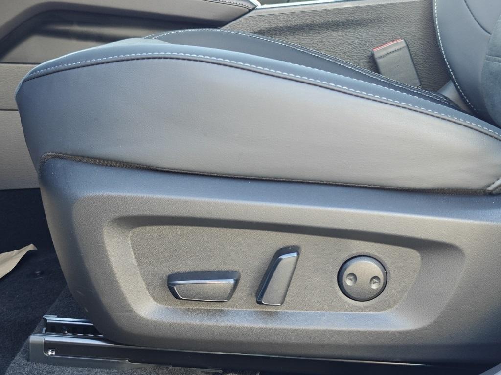 new 2025 Mitsubishi Outlander PHEV car, priced at $39,960