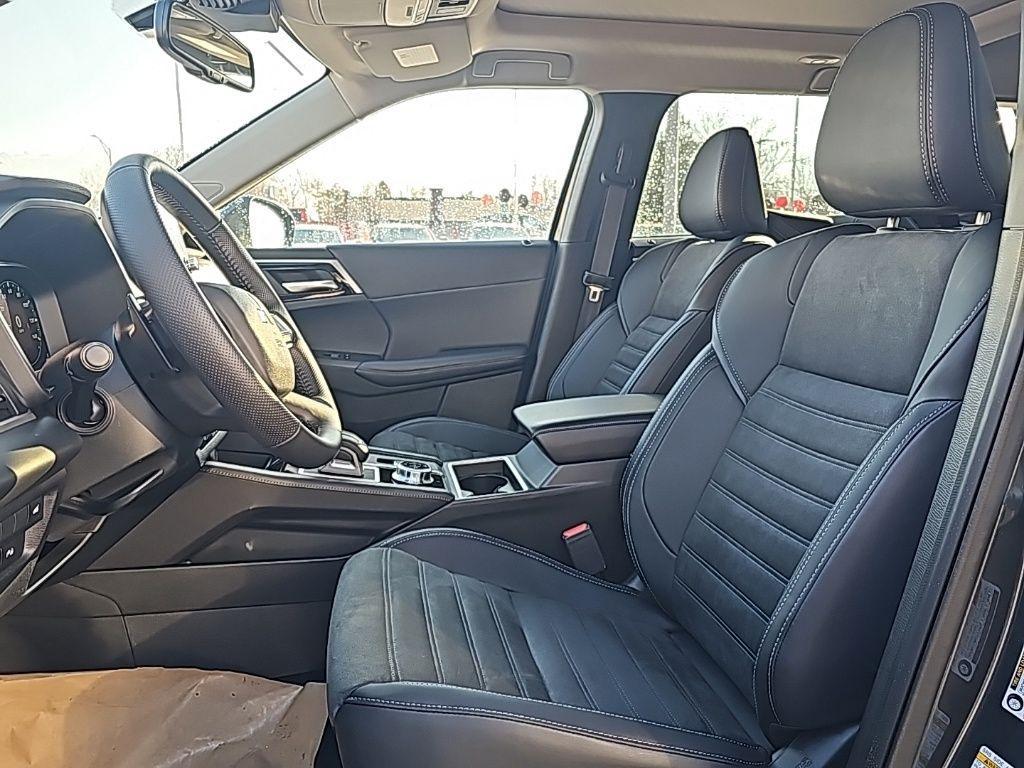 new 2025 Mitsubishi Outlander PHEV car, priced at $40,459