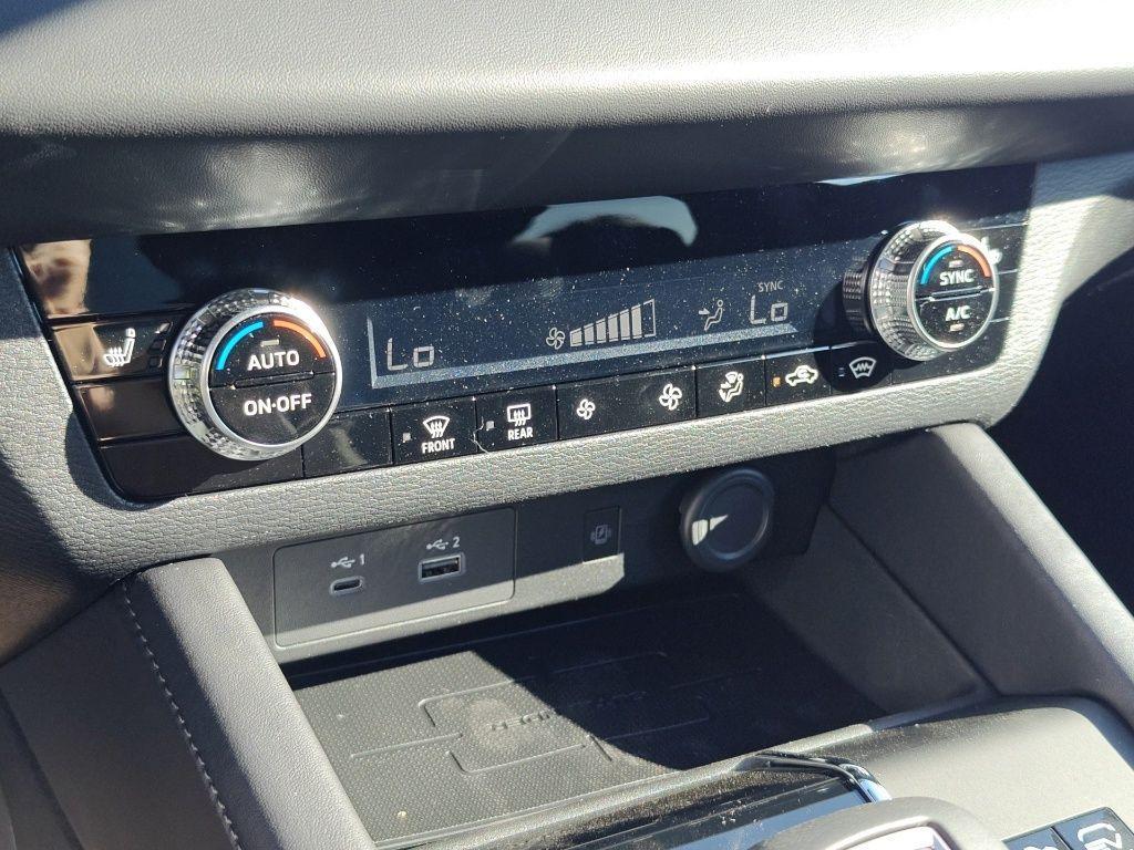new 2025 Mitsubishi Outlander PHEV car, priced at $40,728