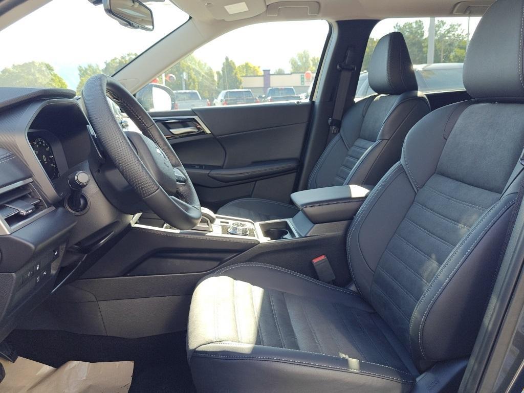 new 2025 Mitsubishi Outlander PHEV car, priced at $41,550