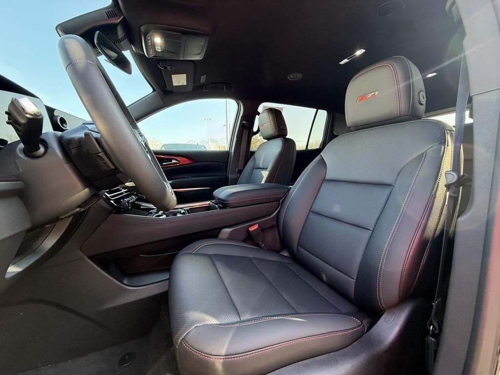 used 2025 Chevrolet Traverse car, priced at $49,288