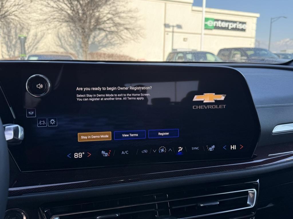 used 2025 Chevrolet Traverse car, priced at $49,288