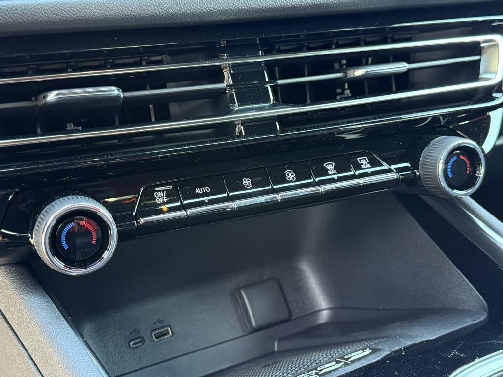 used 2025 Chevrolet Traverse car, priced at $49,288