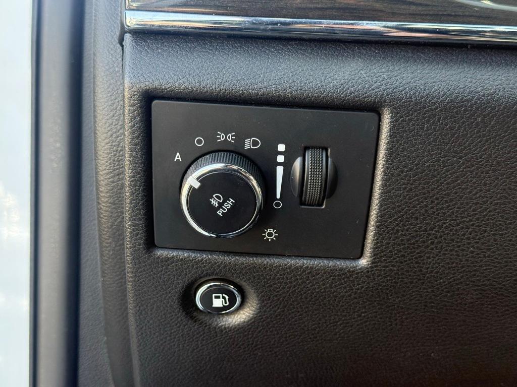 used 2017 Jeep Grand Cherokee car, priced at $17,895