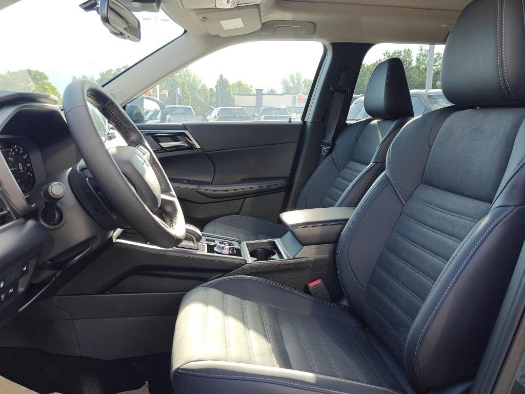 new 2025 Mitsubishi Outlander PHEV car, priced at $41,060