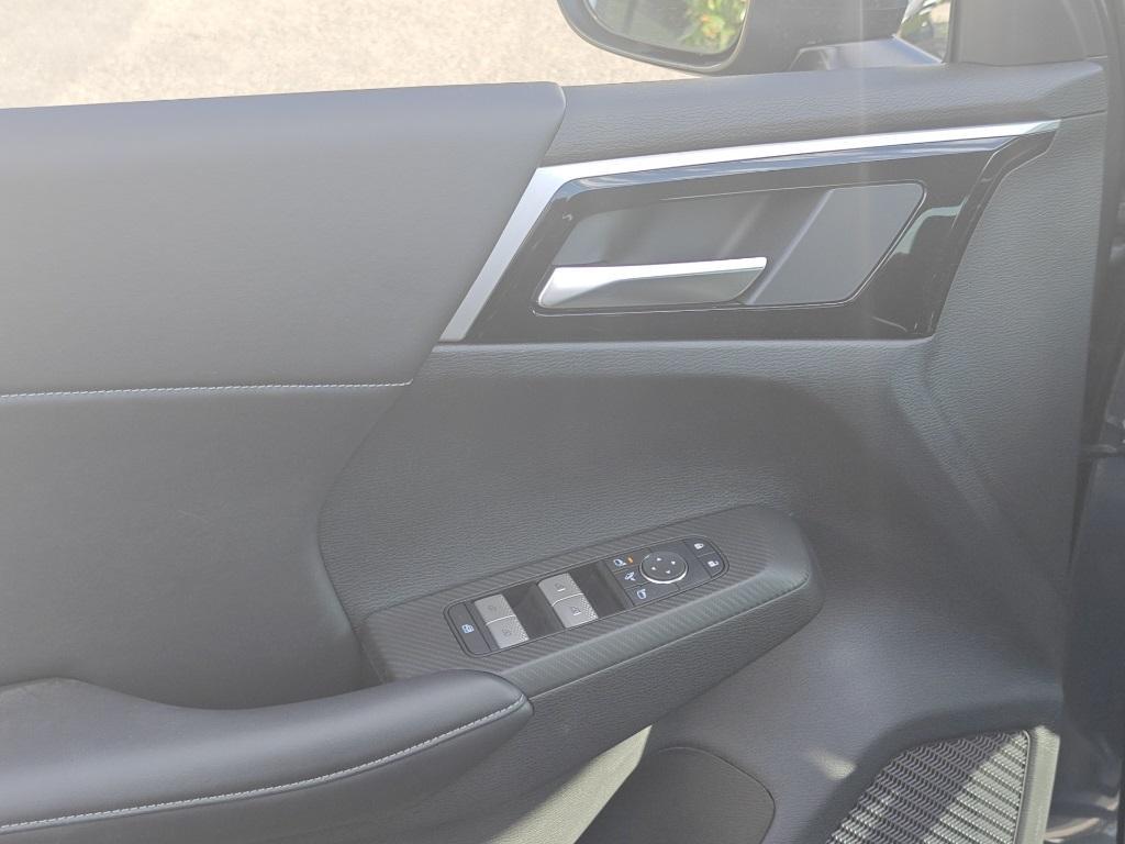 new 2025 Mitsubishi Outlander PHEV car, priced at $41,060