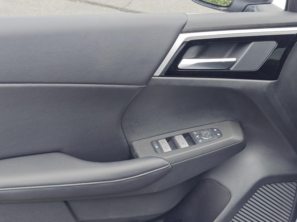 new 2025 Mitsubishi Outlander PHEV car, priced at $39,655