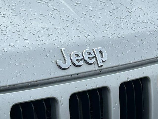 used 2007 Jeep Grand Cherokee car, priced at $3,495