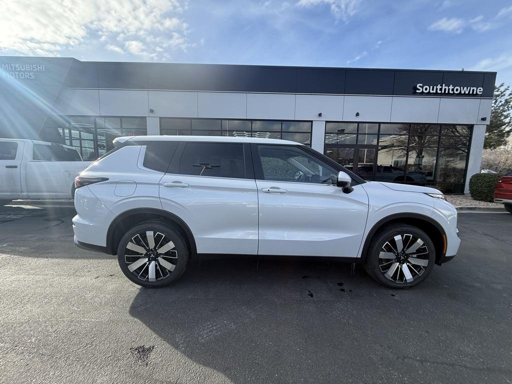 new 2026 Mitsubishi Outlander car, priced at $36,046