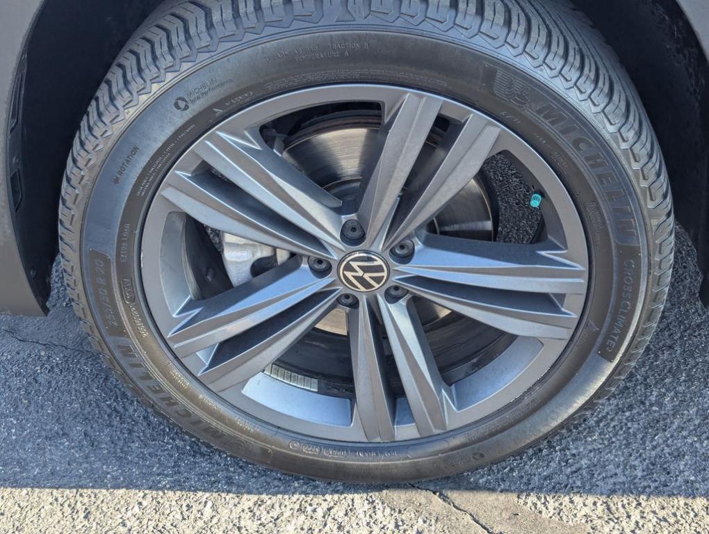 used 2021 Volkswagen Atlas car, priced at $18,488