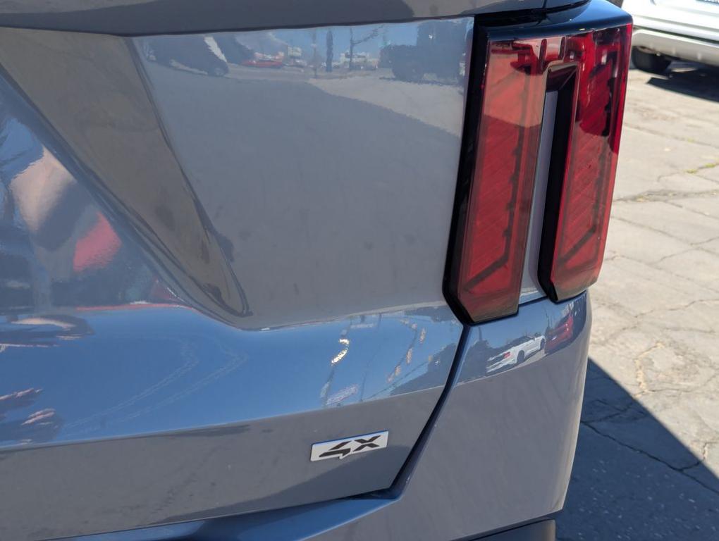 used 2025 Kia Sorento car, priced at $31,577