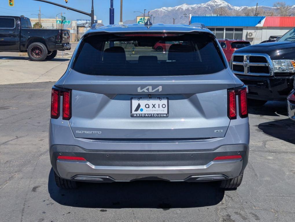 used 2025 Kia Sorento car, priced at $31,577