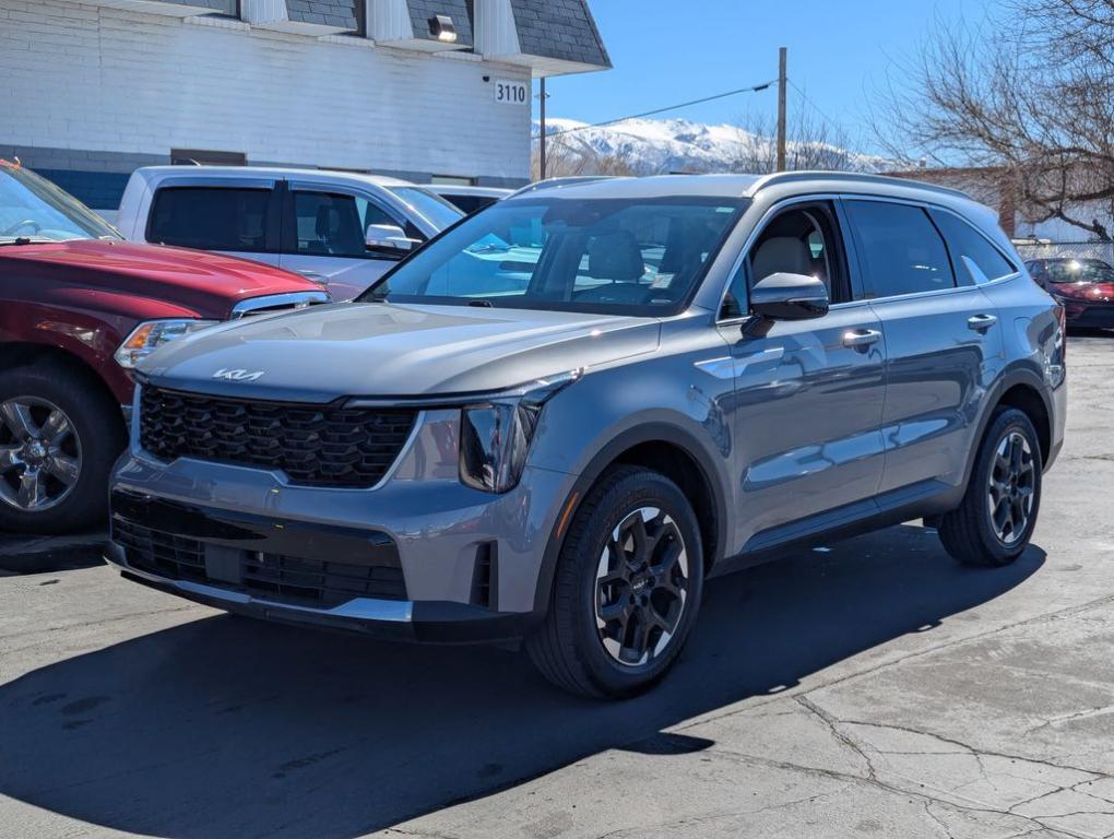used 2025 Kia Sorento car, priced at $31,577