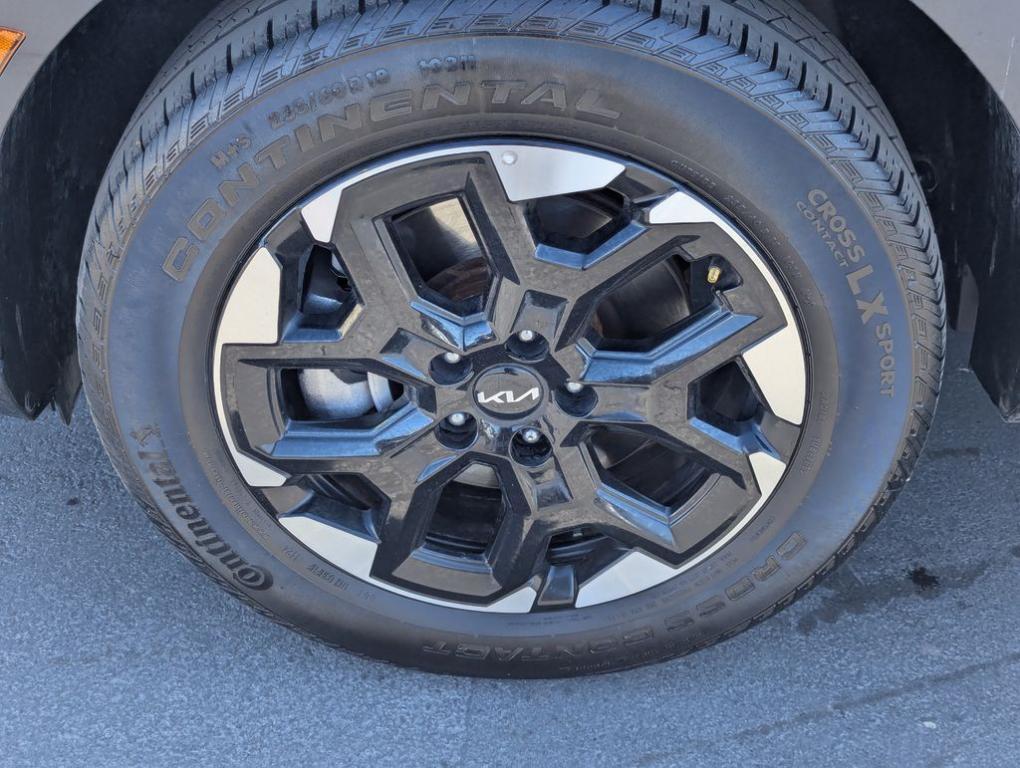 used 2025 Kia Sorento car, priced at $31,577