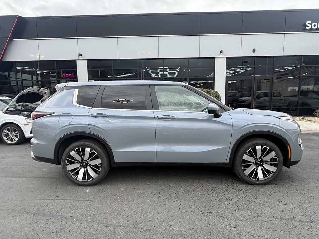 new 2026 Mitsubishi Outlander car, priced at $40,275
