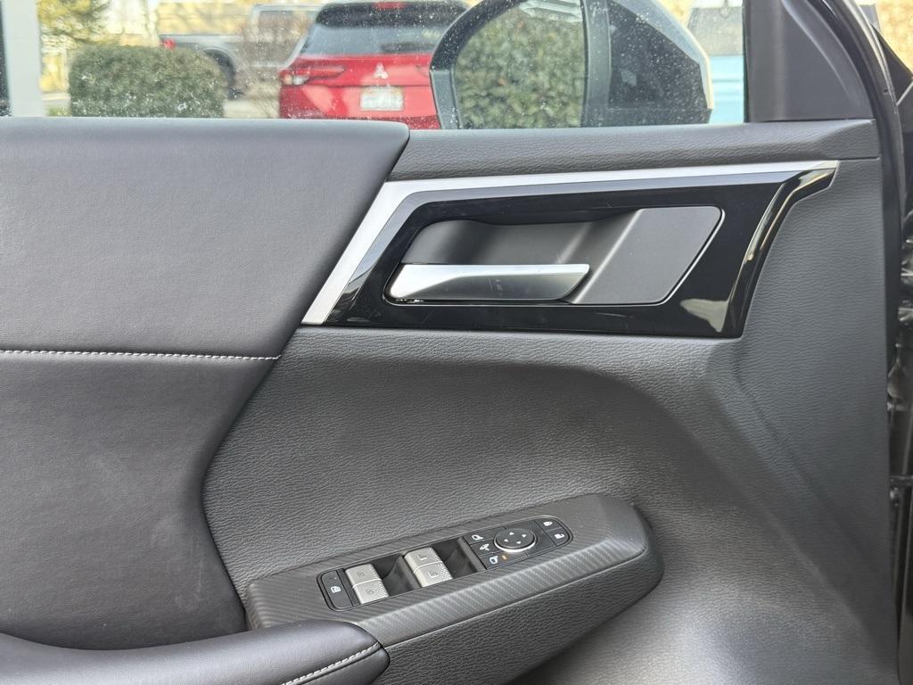 new 2025 Mitsubishi Outlander PHEV car, priced at $42,115