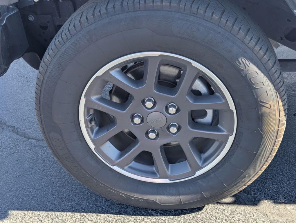 used 2023 Jeep Gladiator car, priced at $28,627