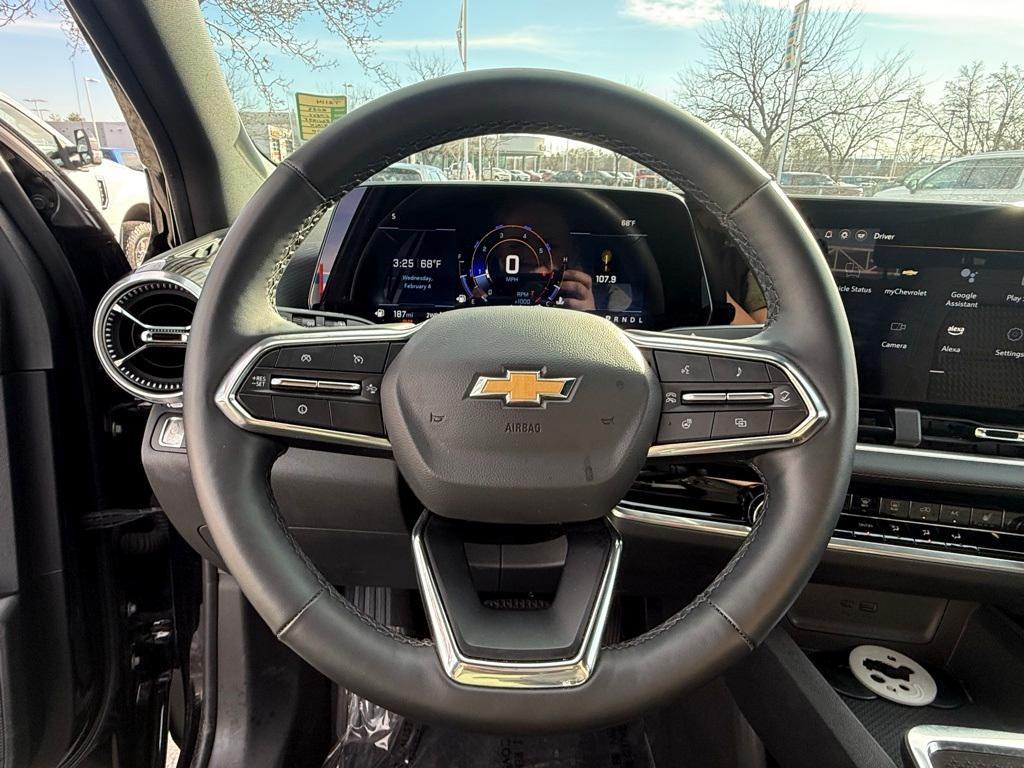 used 2025 Chevrolet Equinox car, priced at $26,011