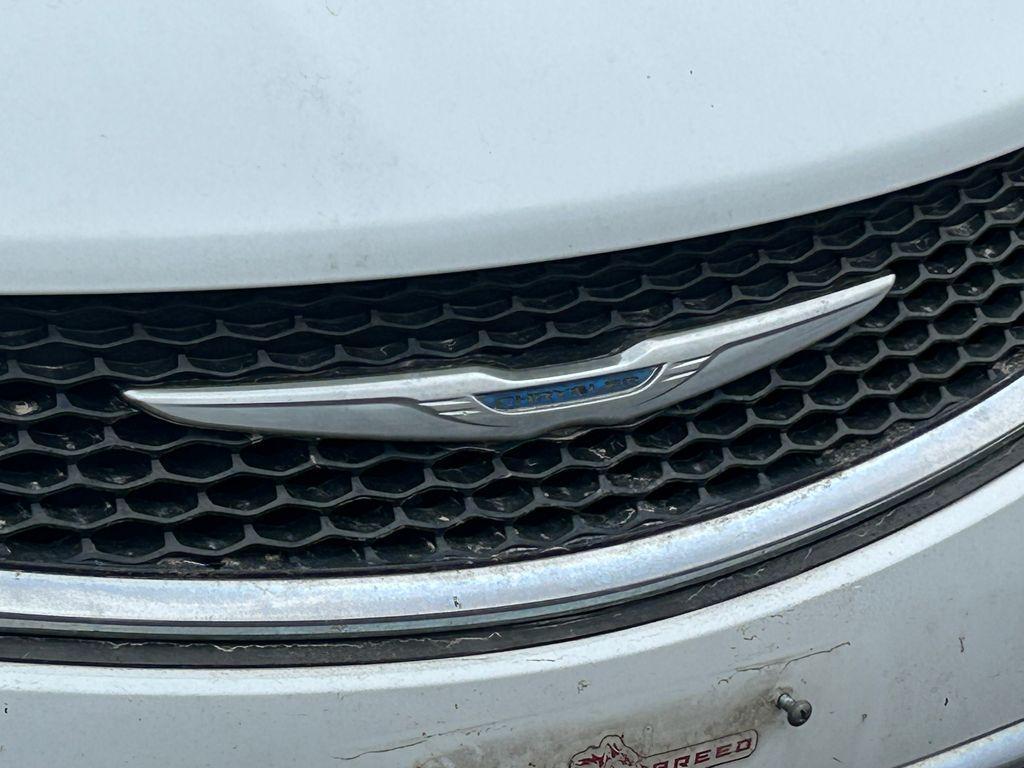 used 2015 Chrysler 200 car, priced at $3,988