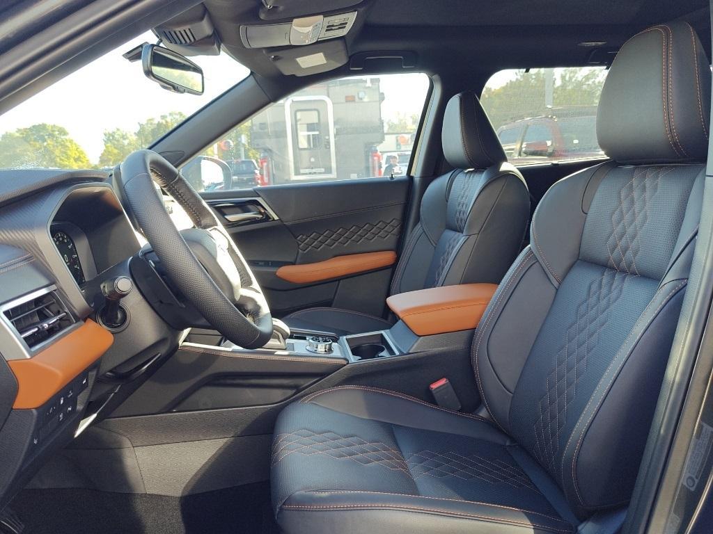 new 2025 Mitsubishi Outlander PHEV car, priced at $45,075