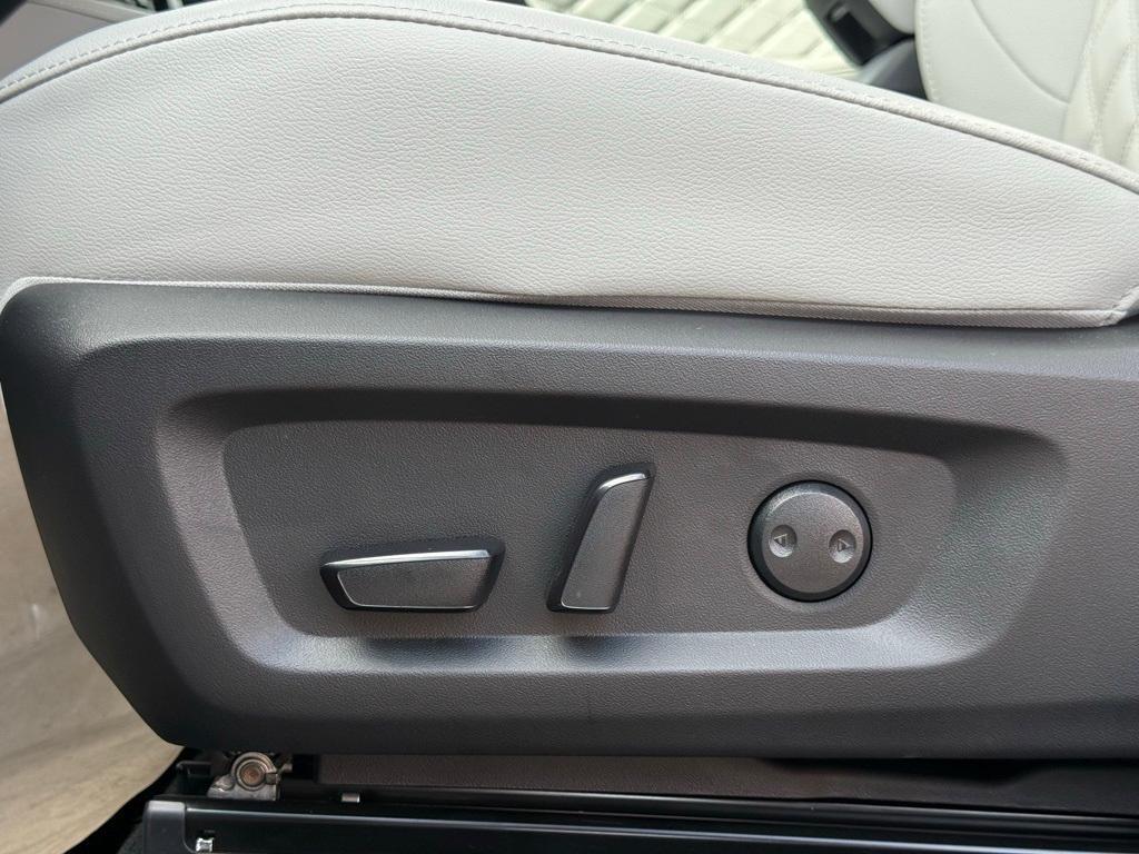 used 2025 Mitsubishi Outlander PHEV car, priced at $36,747