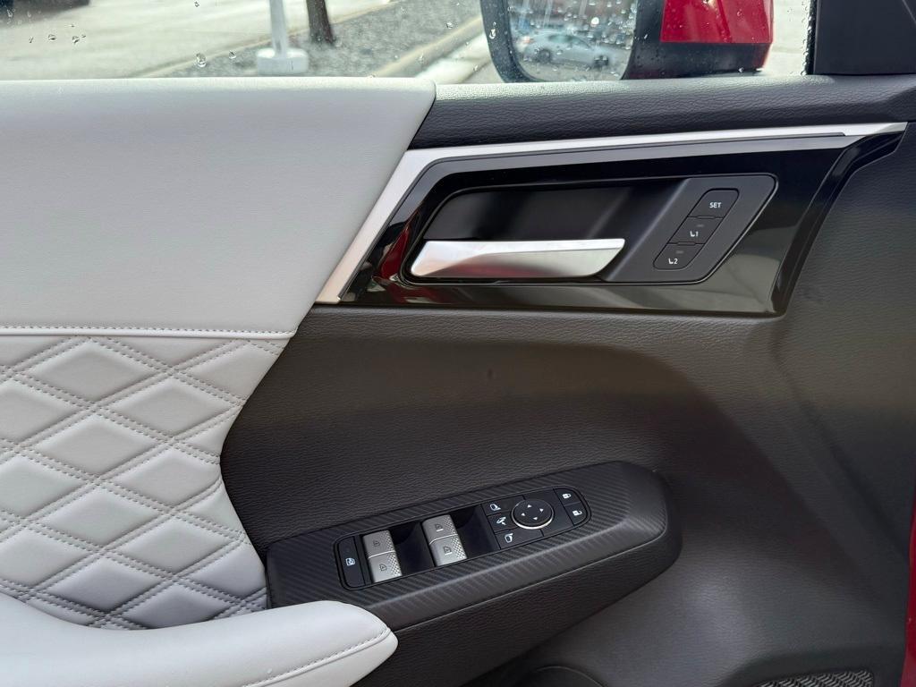 used 2025 Mitsubishi Outlander PHEV car, priced at $36,747