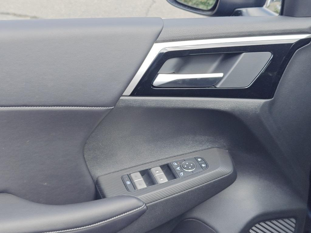 new 2025 Mitsubishi Outlander PHEV car, priced at $39,550