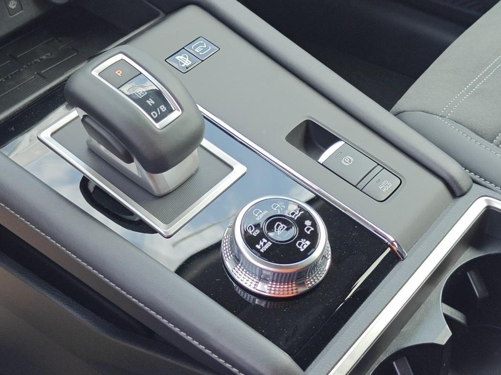 new 2025 Mitsubishi Outlander PHEV car, priced at $39,550