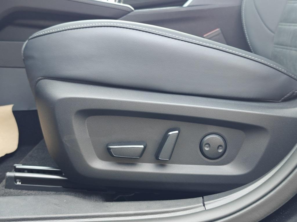 new 2025 Mitsubishi Outlander PHEV car, priced at $39,550