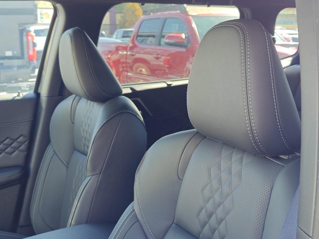 new 2025 Mitsubishi Outlander PHEV car, priced at $43,700