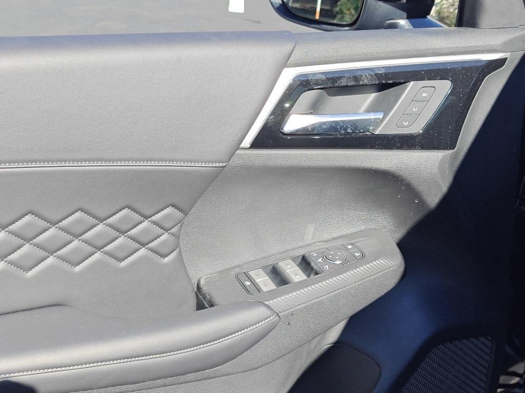 new 2025 Mitsubishi Outlander PHEV car, priced at $43,700