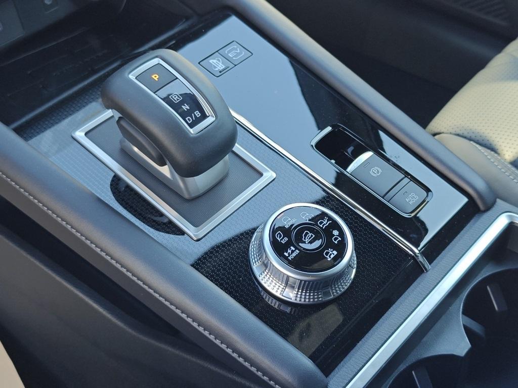 new 2025 Mitsubishi Outlander PHEV car, priced at $43,700