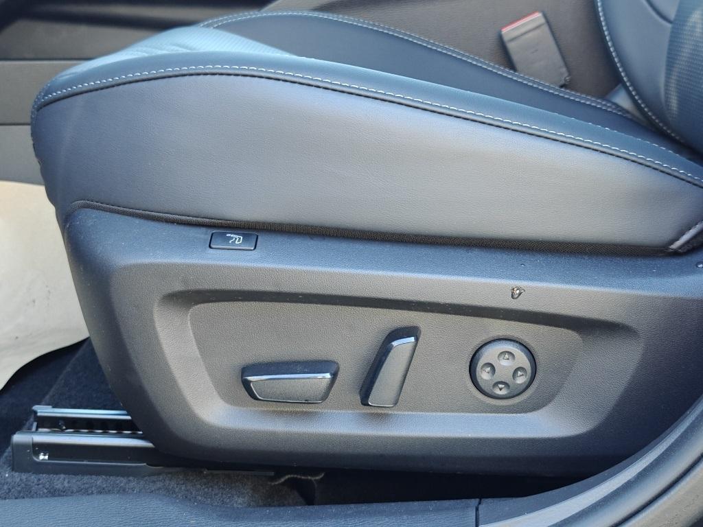 new 2025 Mitsubishi Outlander PHEV car, priced at $43,700