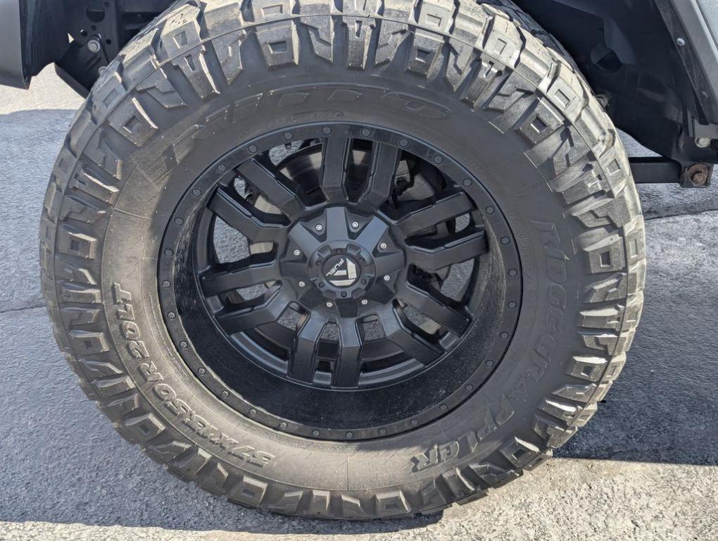 used 2023 Jeep Gladiator car, priced at $37,166