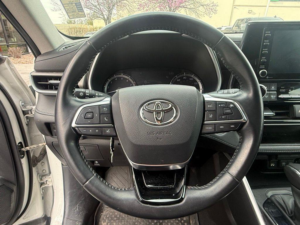 used 2021 Toyota Highlander car, priced at $29,188