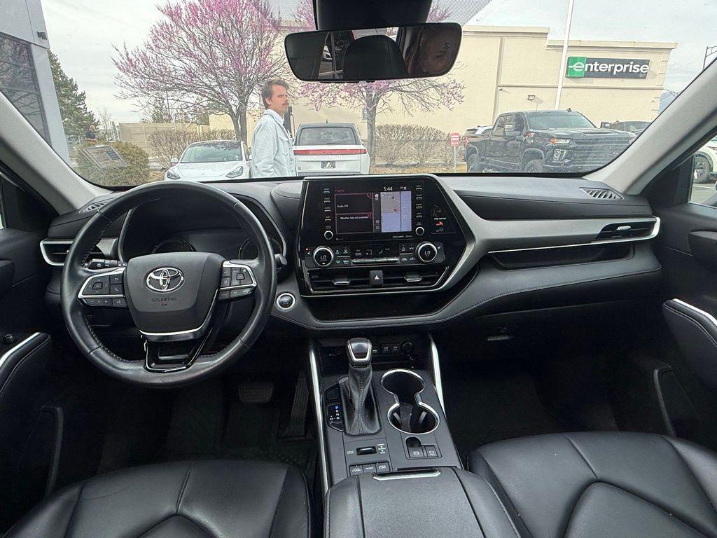 used 2021 Toyota Highlander car, priced at $29,188