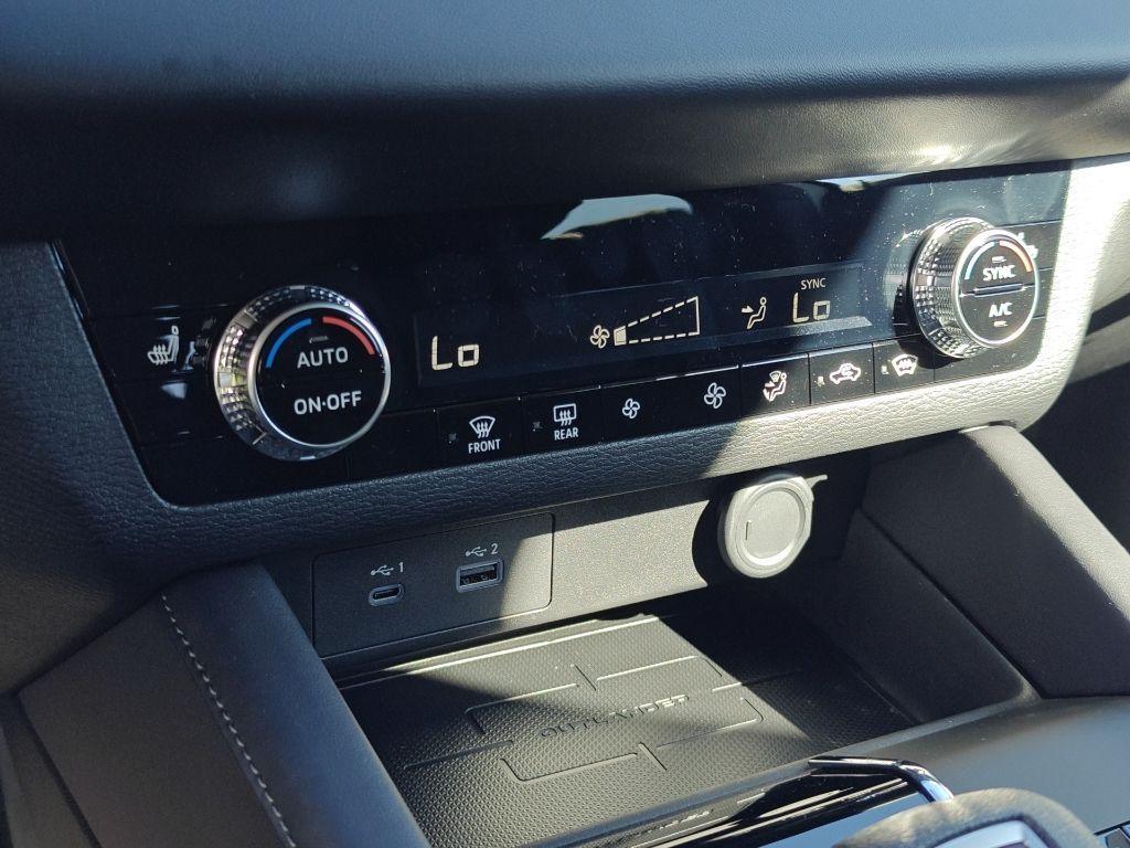 used 2025 Mitsubishi Outlander PHEV car