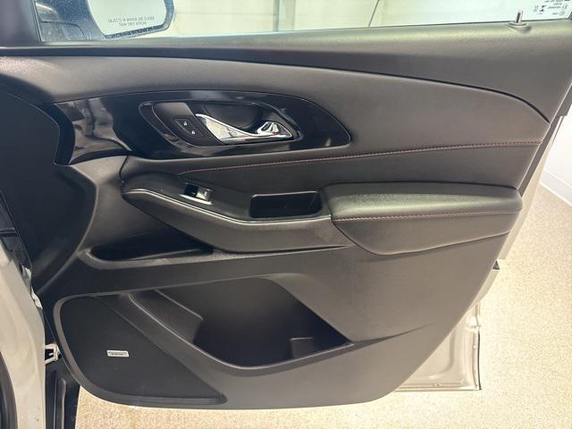 used 2023 Chevrolet Traverse car, priced at $31,995