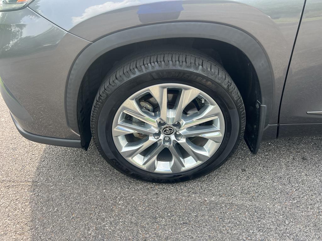 used 2021 Toyota Highlander car, priced at $33,995