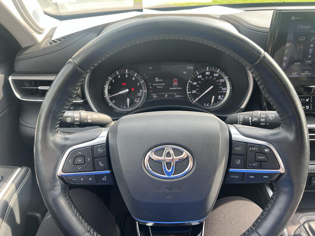used 2021 Toyota Highlander car, priced at $33,995